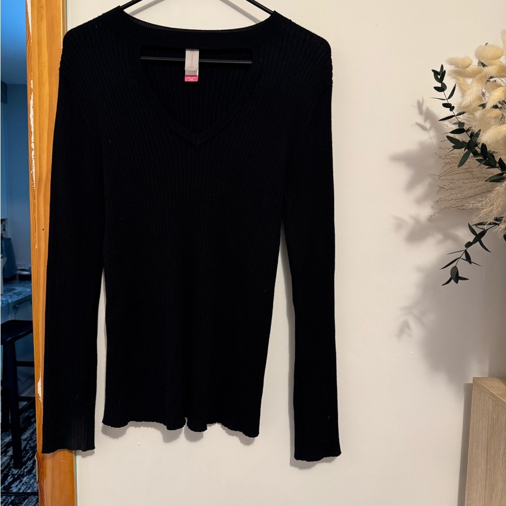 No Boundaries Black V-Neck Sweater